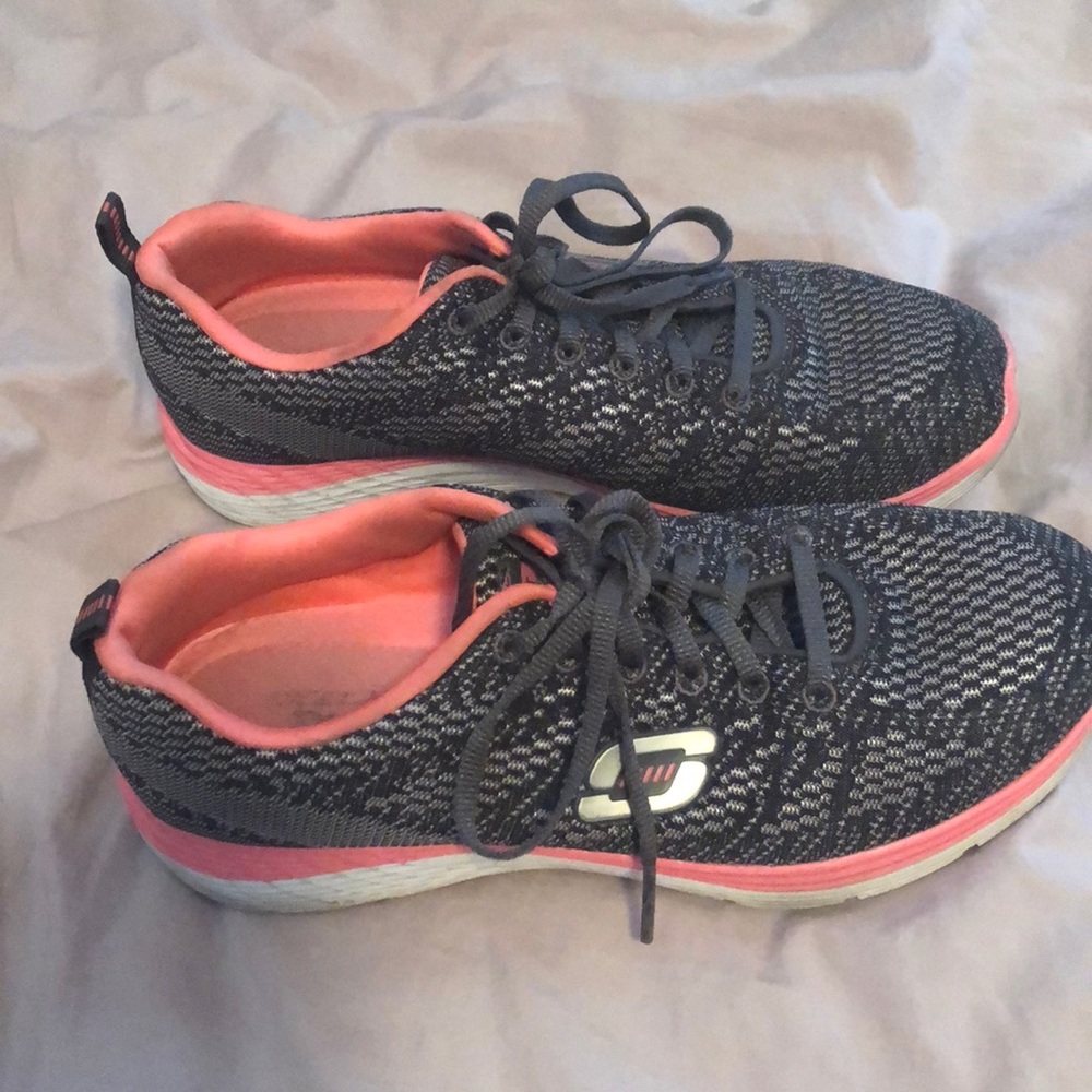 Sketcher tennis shoes